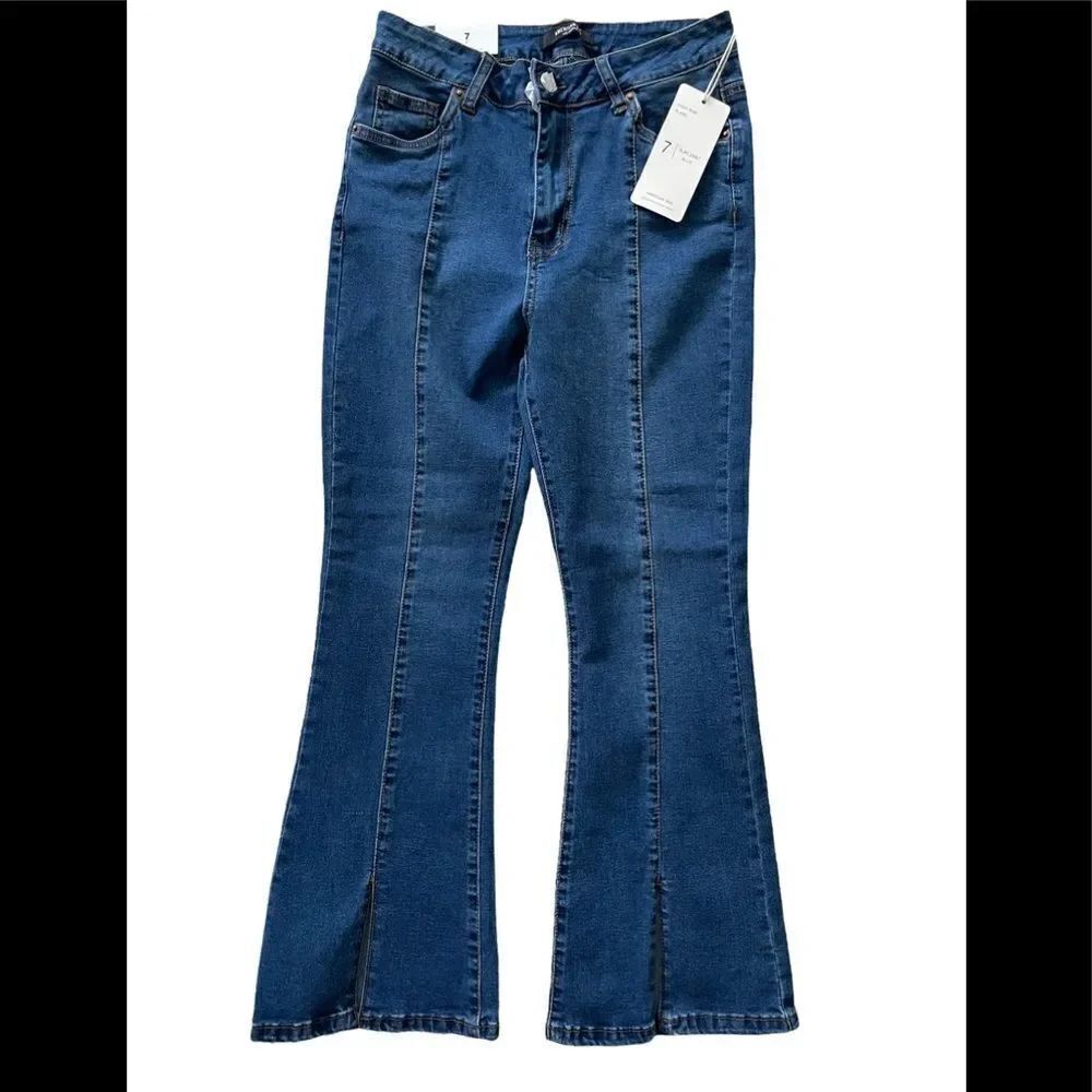 New with tags American Bazi High Rise Flare jeans, size 7